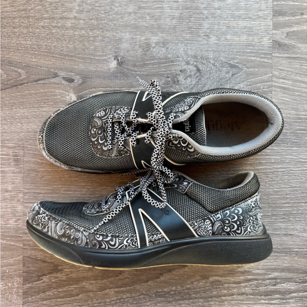Alegria Traq Woman’s Gray Shoes